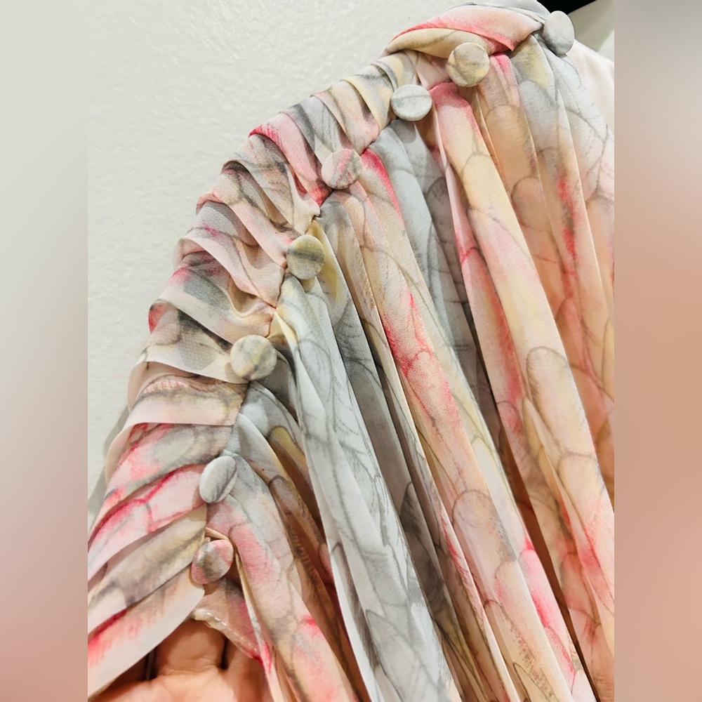 Pastel Pleated Short Dress with V-Neck- Size 8- label tag was removed - Picture 6 of 12